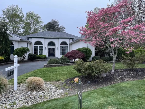 11 Holly Knoll Dr, Cape May Court House, NJ 08210