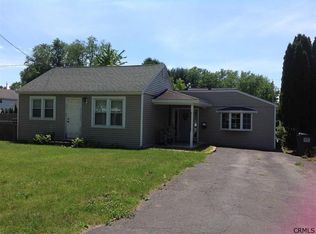 27 Connecticut Ave, Rensselaer, NY 12144