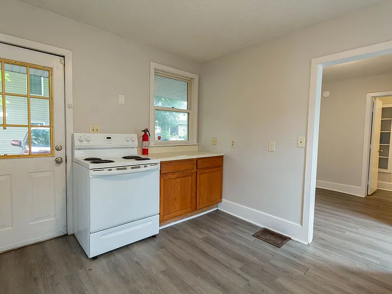 323 S Raleigh St — Photo 14