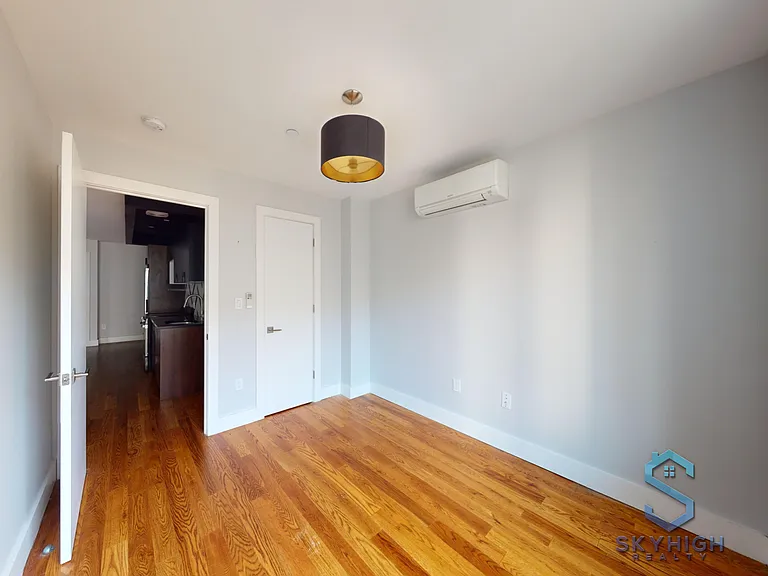 684 E 21st St #3B — Photo 5