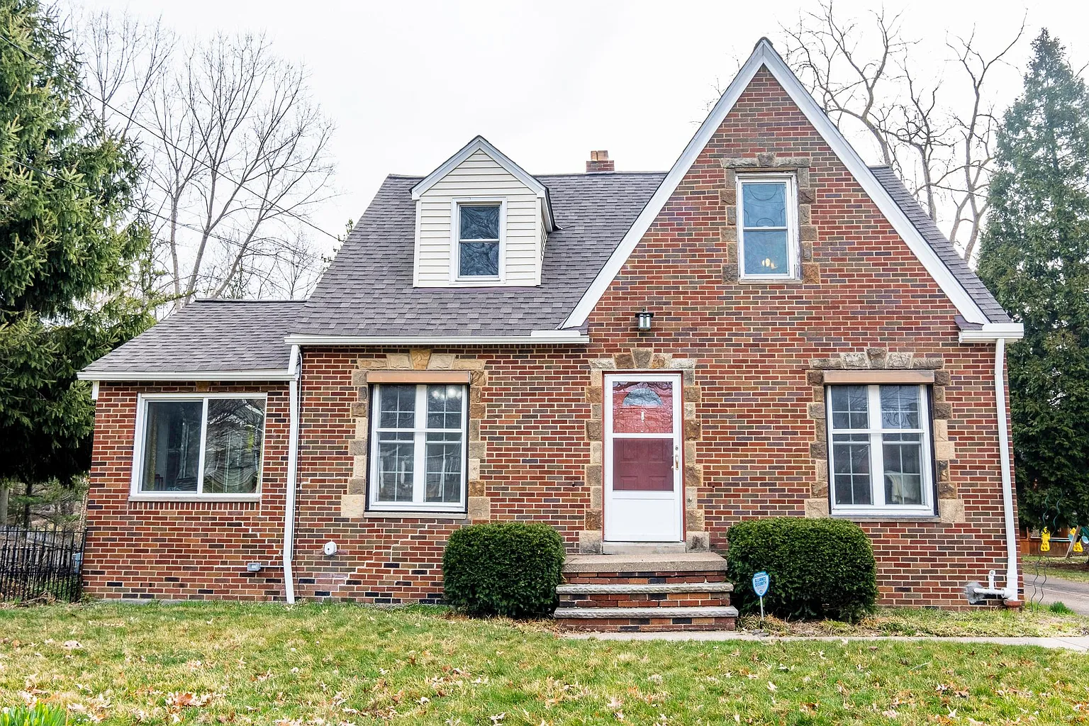 2395 Clague Rd photo 1