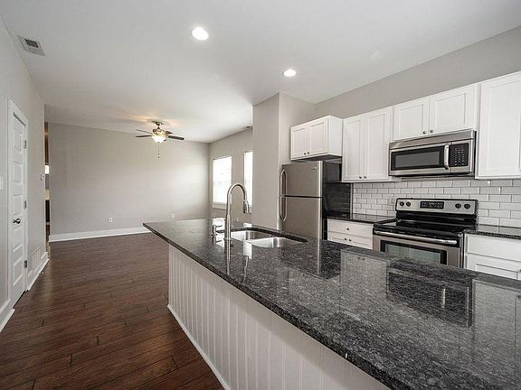 4th image of 2029 N College Ave APT H