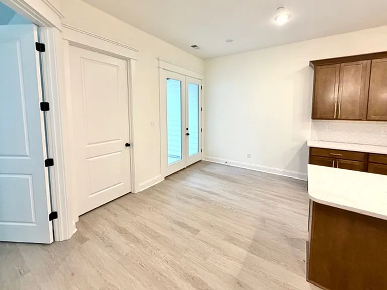 4859 Chatelet Dr — Photo 6