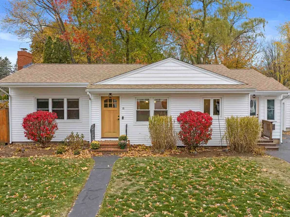 8 Bonnie Drive, Exeter, NH 03833
