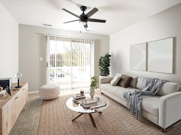 Iron Ridge and Stonegate Apartments — Photo 4