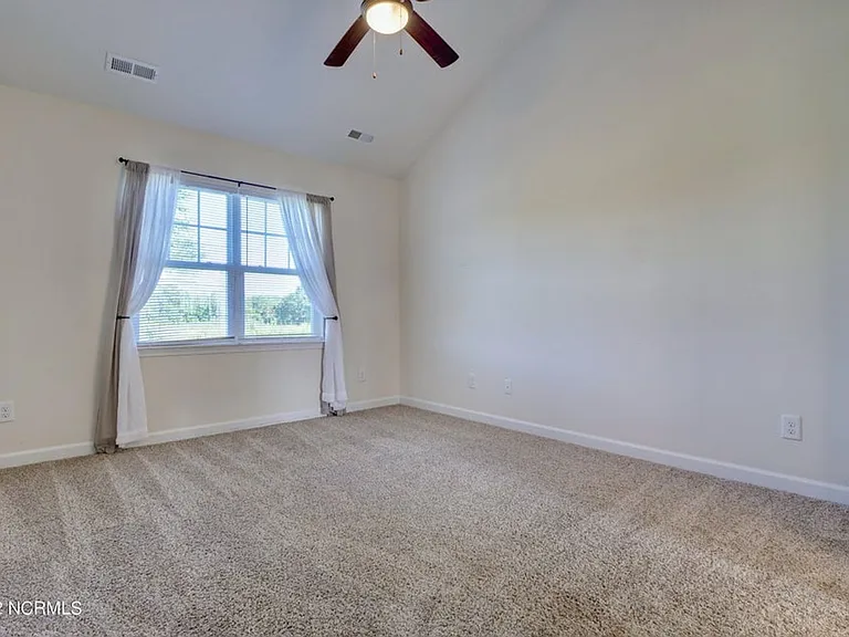 109 Easton Dr — Photo 18