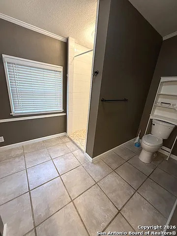 212 Thornton Ln — Photo 15