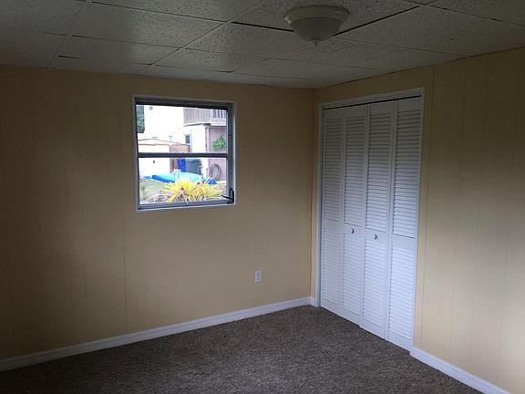 4th image of 27627 Riverdale Ln