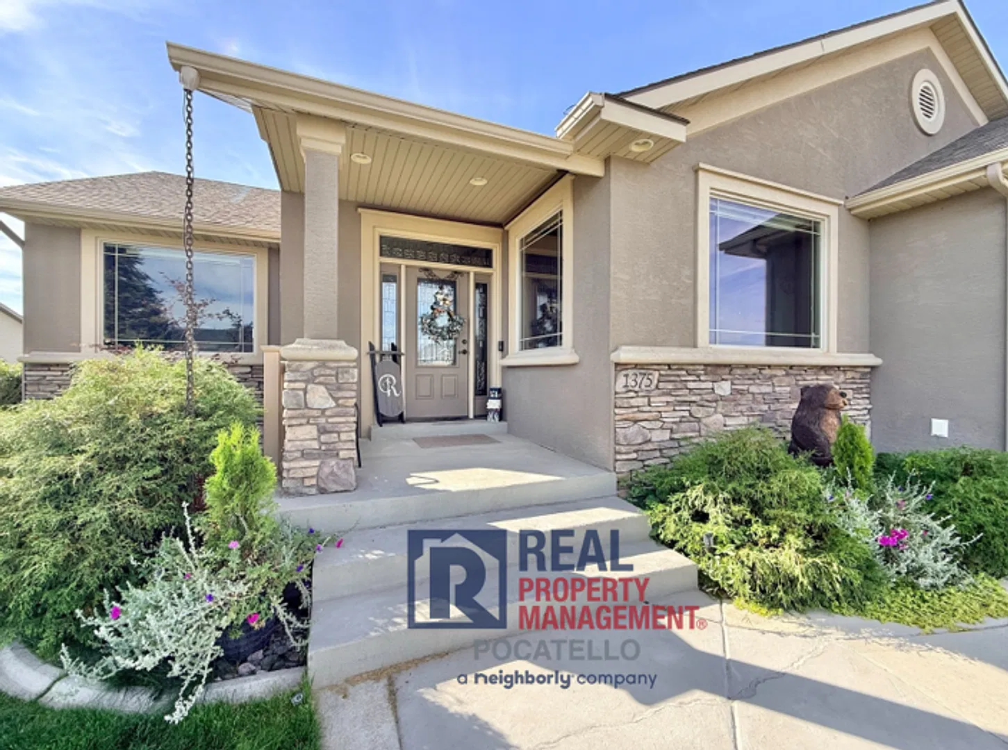 4 bedroom 3 bath house - 3 car garage - Fully fenced in yard — Photo 3