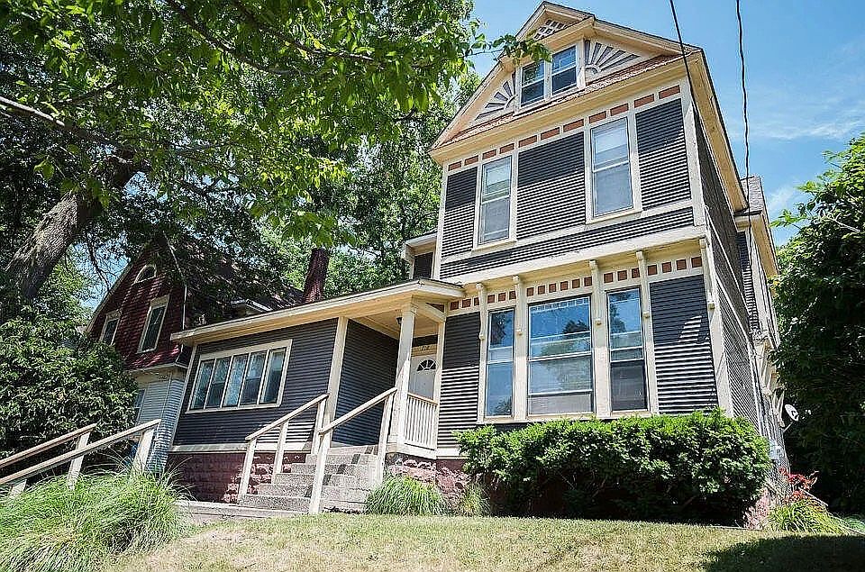 1st image of 712 Lafayette Ave SE