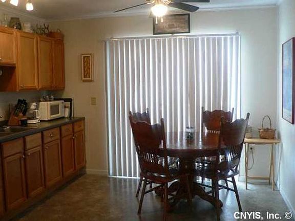 3rd image of 1648 White Bridge Cir