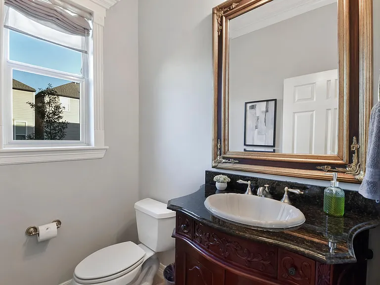 1202 W 25th St — Photo 9