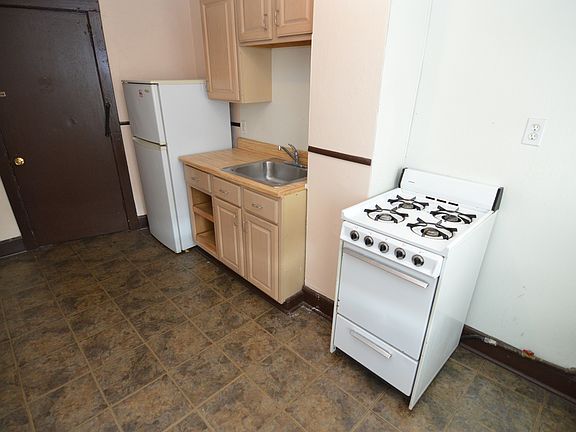 2nd image of 5909 Flowerdale Ave APT 3