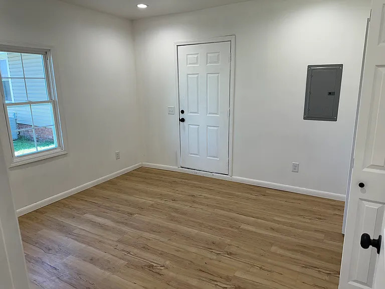 403 Wilson Ave #1 — Photo 8