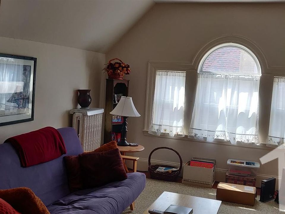 61 Kenwood St. #2 Brookline (Coolidge Corner) Unit Photo 4