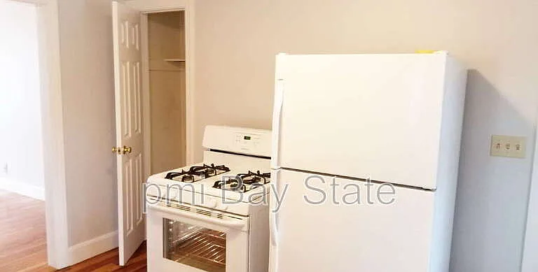192 Holbrook Rd #4 — Photo 7