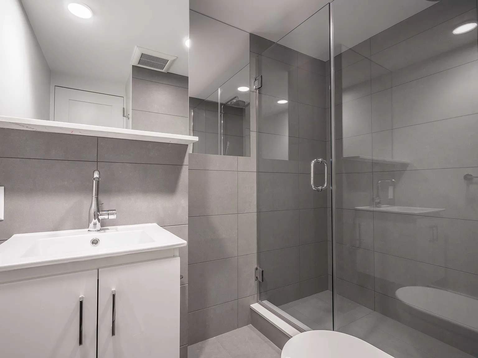 1 bed, $3,225 — Photo 2