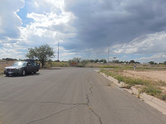 5th image of 213 Mann Ave