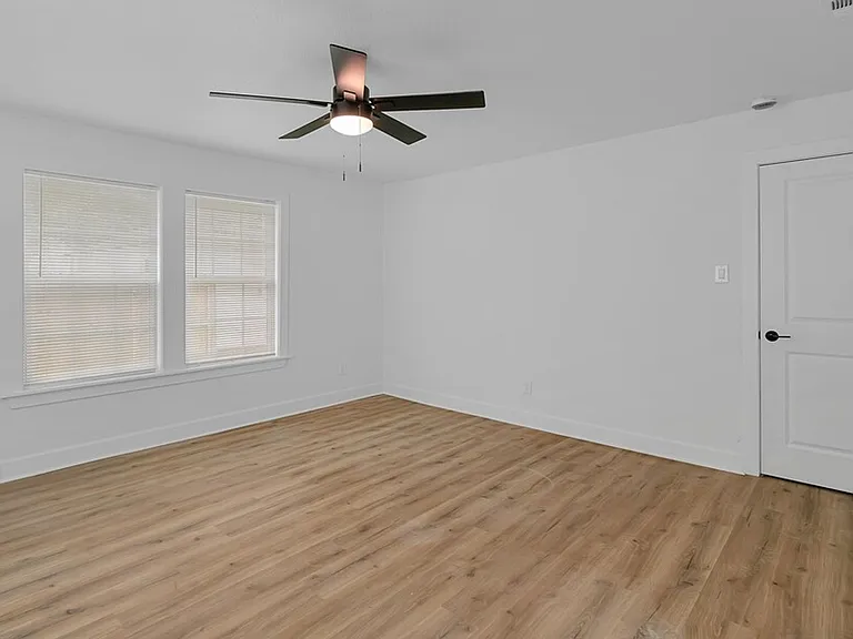 2525 Cole Ave — Photo 19