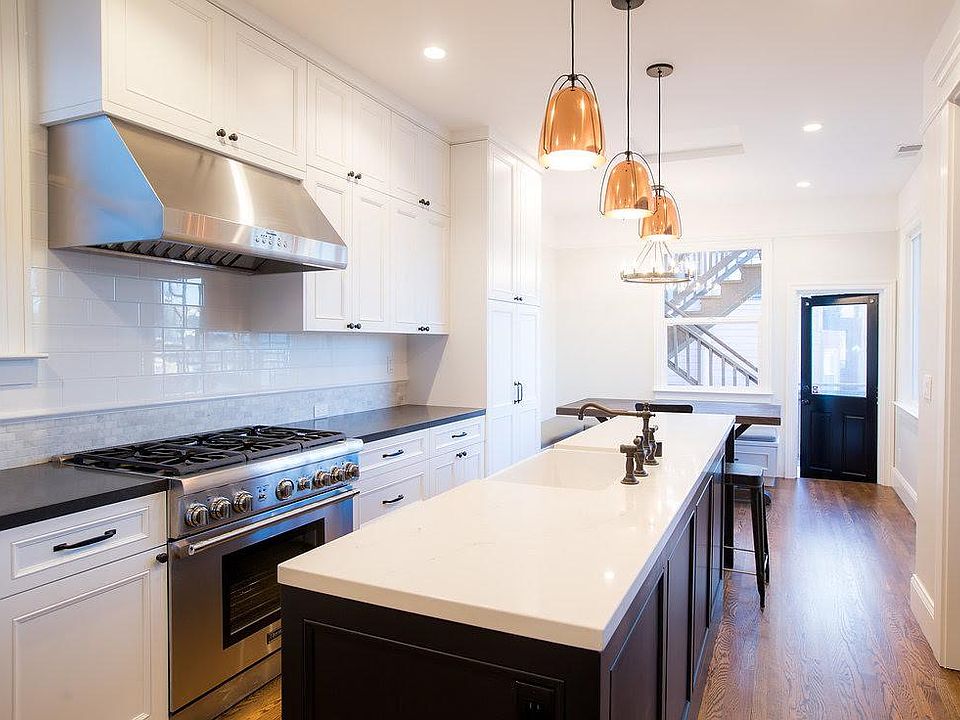 1st image of 319 Union St