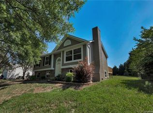 203 Mallard Dr, Pineville, NC 28134