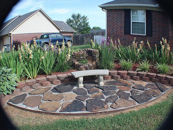 Front Garden/Rock Patio