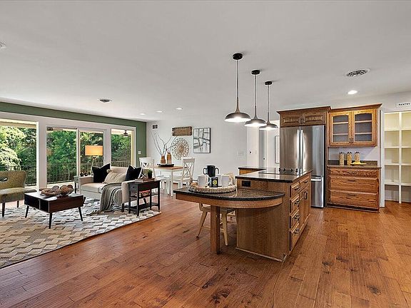 3rd image of 7720 House Court NE