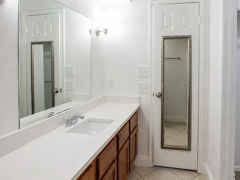 1724 Lionsgate Cir — Photo 14