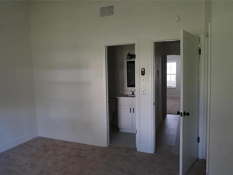 2404 Brigadoon Dr — Photo 14