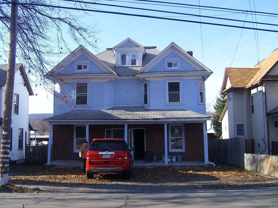 2 families side-by-side