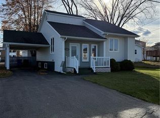 545 Saint Simon St, Bathurst, NB E2A3L7