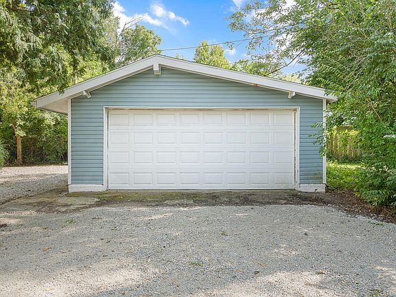 4th image of 325 Whitehall Dr