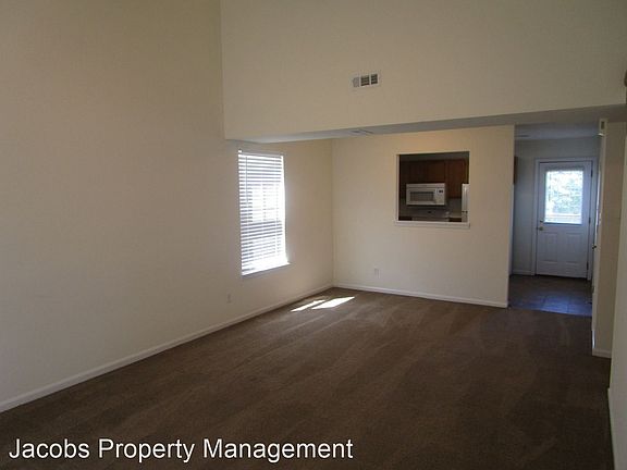 5th image of 3511 La Mesa Dr