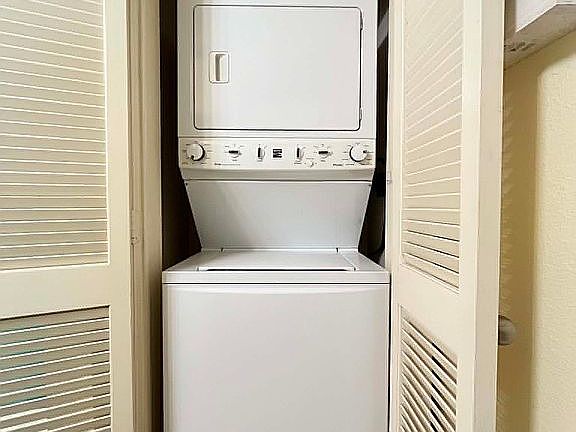 3rd image of 6289 Wilcrest Dr APT 2200