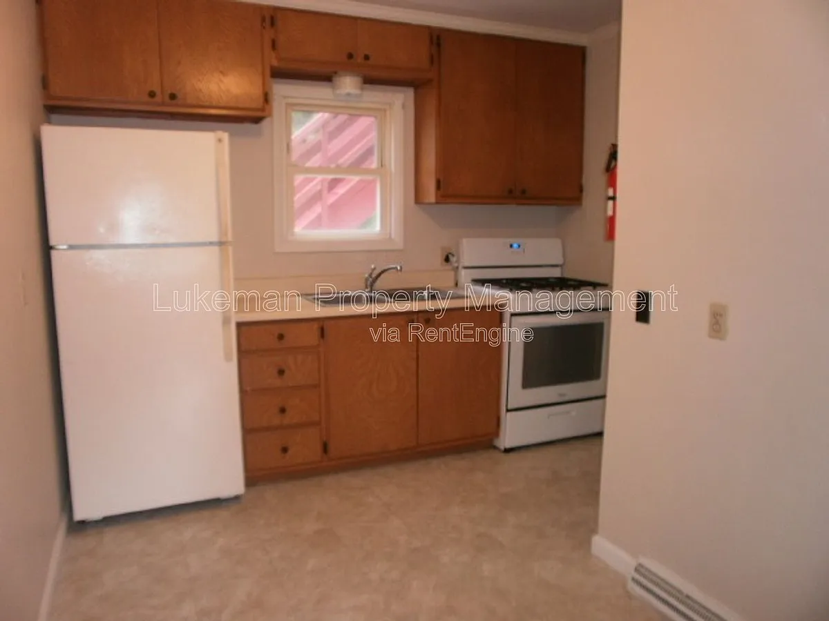 Building Photo - 3013 Portage St #1