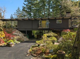 4513 Edgewood Pl, Saanich, BC V8X 2N8
