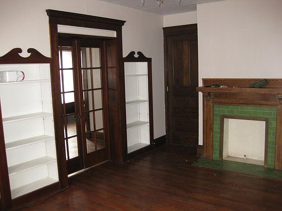 Living Room Photo 2