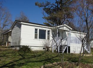 848 N Hurricane Ck Rd, Mc Ewen, TN 37101