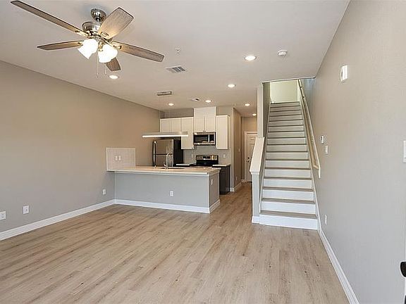 3rd image of 5262 Ella Blvd #607