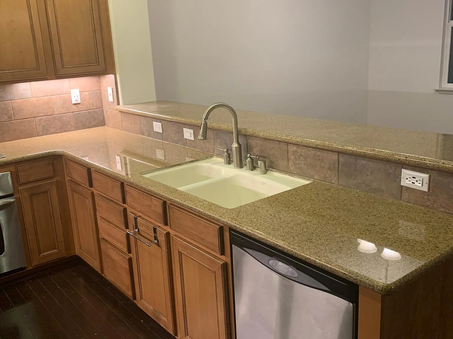 2 bed, 1293 sqft, $2,399 — Photo 3