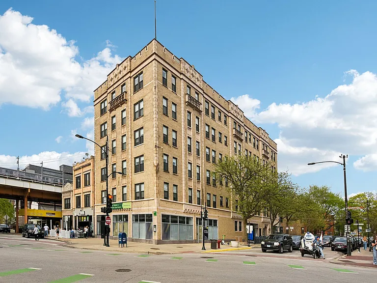1650 W. Roscoe St. — Photo 16