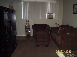 463 College Dr, Edison, NJ 08817