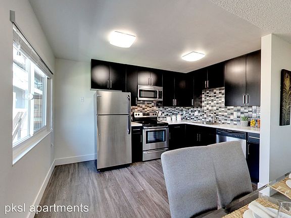 5th image of 1090 Sunnyvale Saratoga Rd APT 4