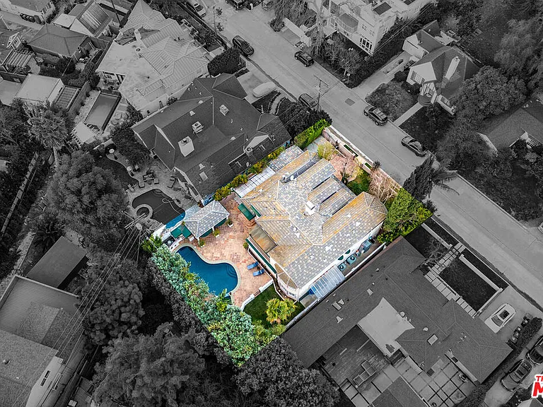 4063 Benedict Canyon Dr — Photo 56