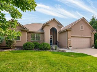 1713 SW Summit Hill Cir, Lees Summit, MO 64081