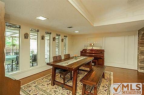 3rd image of 2417 Coleshire Dr