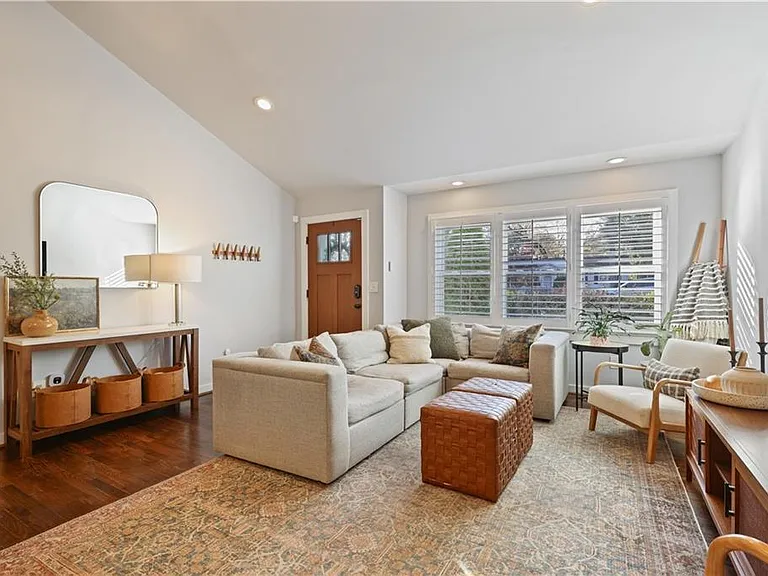 1681 Bristol Dr NE — Photo 2
