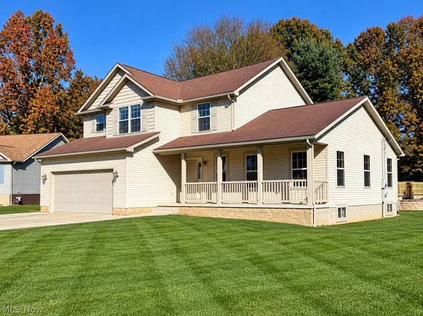 5971 Dee Dee Cir SW, Navarre, OH 44662