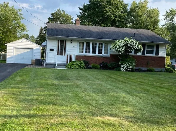 615 Lockport St, Youngstown, NY 14174