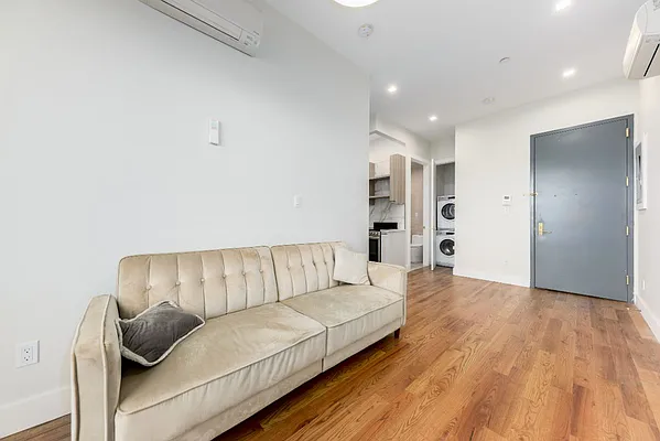 Rented by Keyo  | media 9